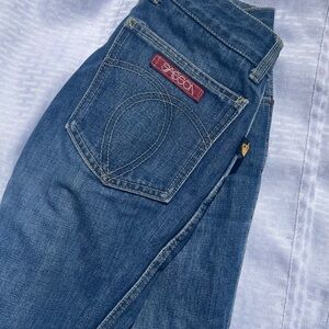 Sasson Straight leg Jeans Size 11  Excellent vintage condition. Smoke free home.
